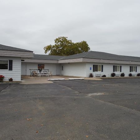 Caravan Motel Cannon Falls Exterior photo